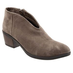 Bueno Footwear Charlie Ankle Booties in Suede Leather